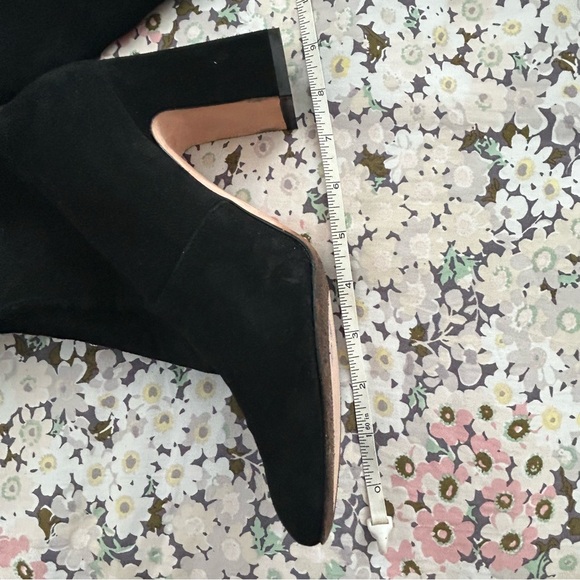 Stuart Weitzman over the knee black suede boots. - Picture 7 of 12